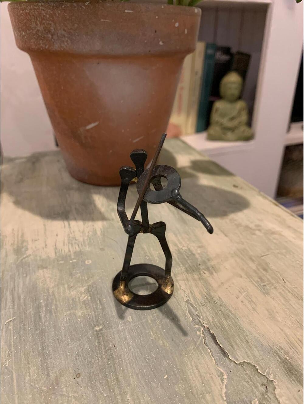 Vintage Metal Hardware Violin player